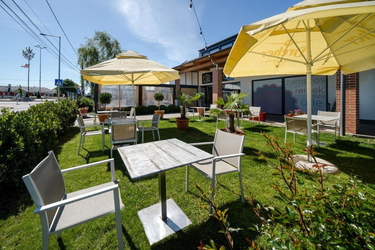 Pipacs Panir & Grill Garden Vendeghaz Gyorujbarat Exterior foto